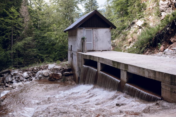 Kasindolska rijeka: Podsticaji države za uništavanje rijeke